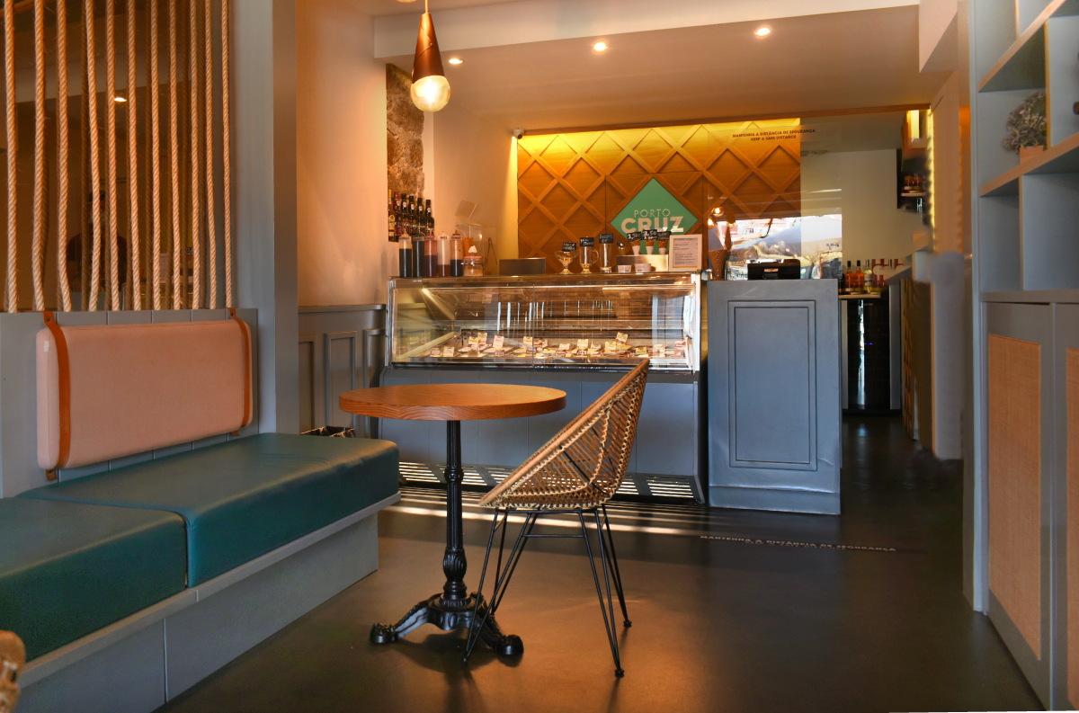 SMALL, YET FULL OF STYLE!