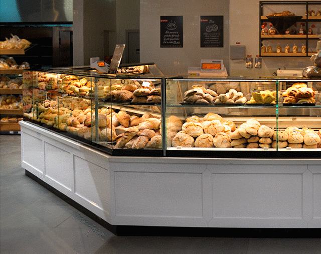 DAISY display cases and semi-verticals for bakery and pastry.