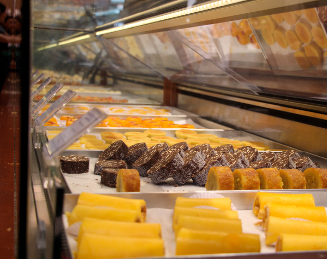 Vitrinas para pão e bolos LUCIS da JORDÃO. Vitrinas para pão e bolos LUCIS da JORDÃO.