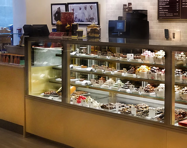 VISTA chilled display cases for Chocolates from JORDÃO.